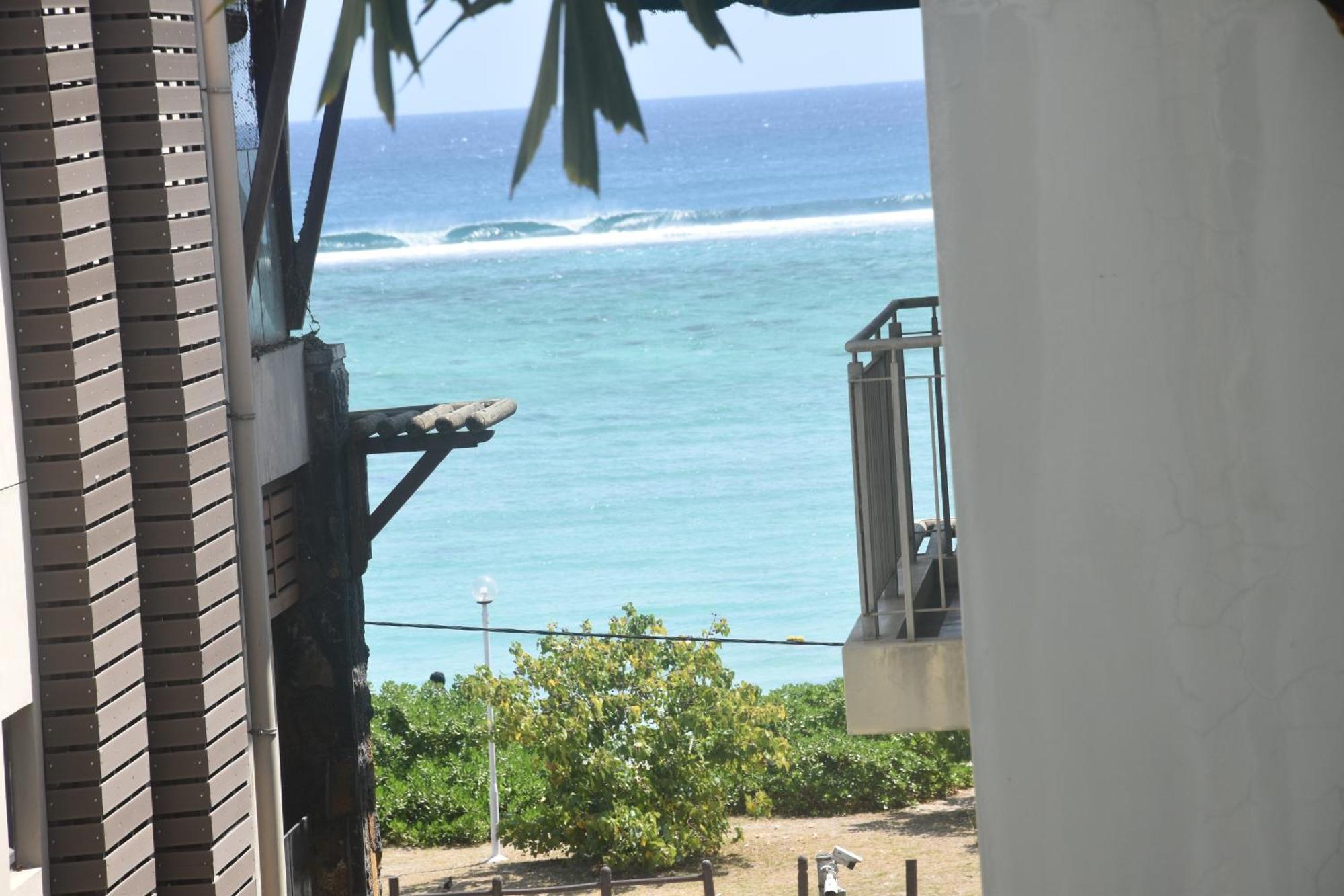 Blue Waves Beachfront Penthouse Flic en Flac Luaran gambar
